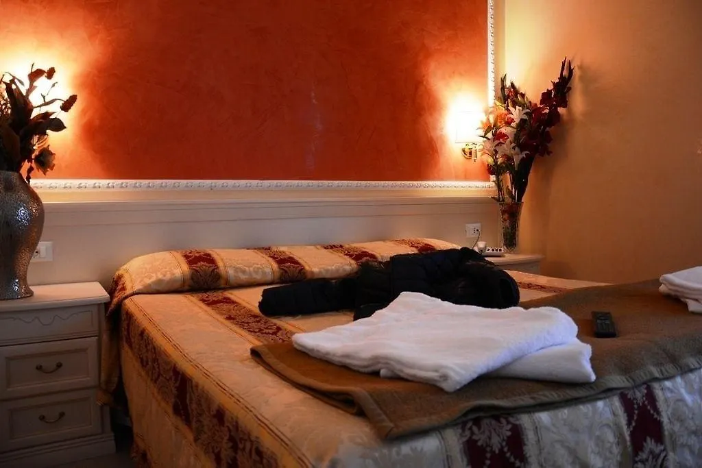 Hotel Erdarelli Rome 3*,  Italy